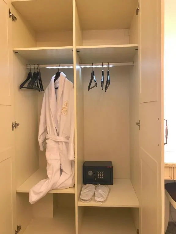ATLAS HOUSE Luxury Suites - снимка 4